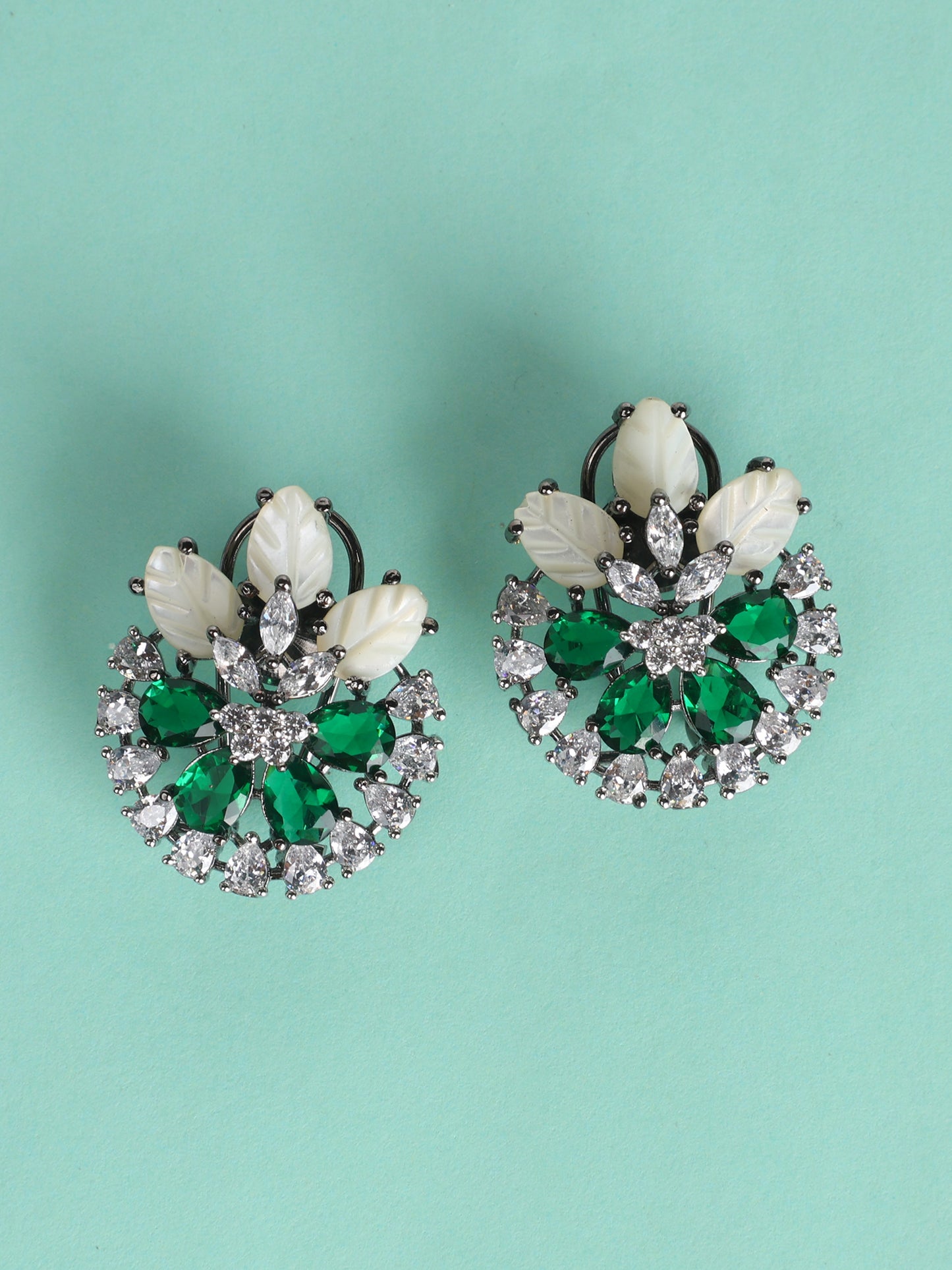 Oxidised Coloured Zircons With Pearl-Green