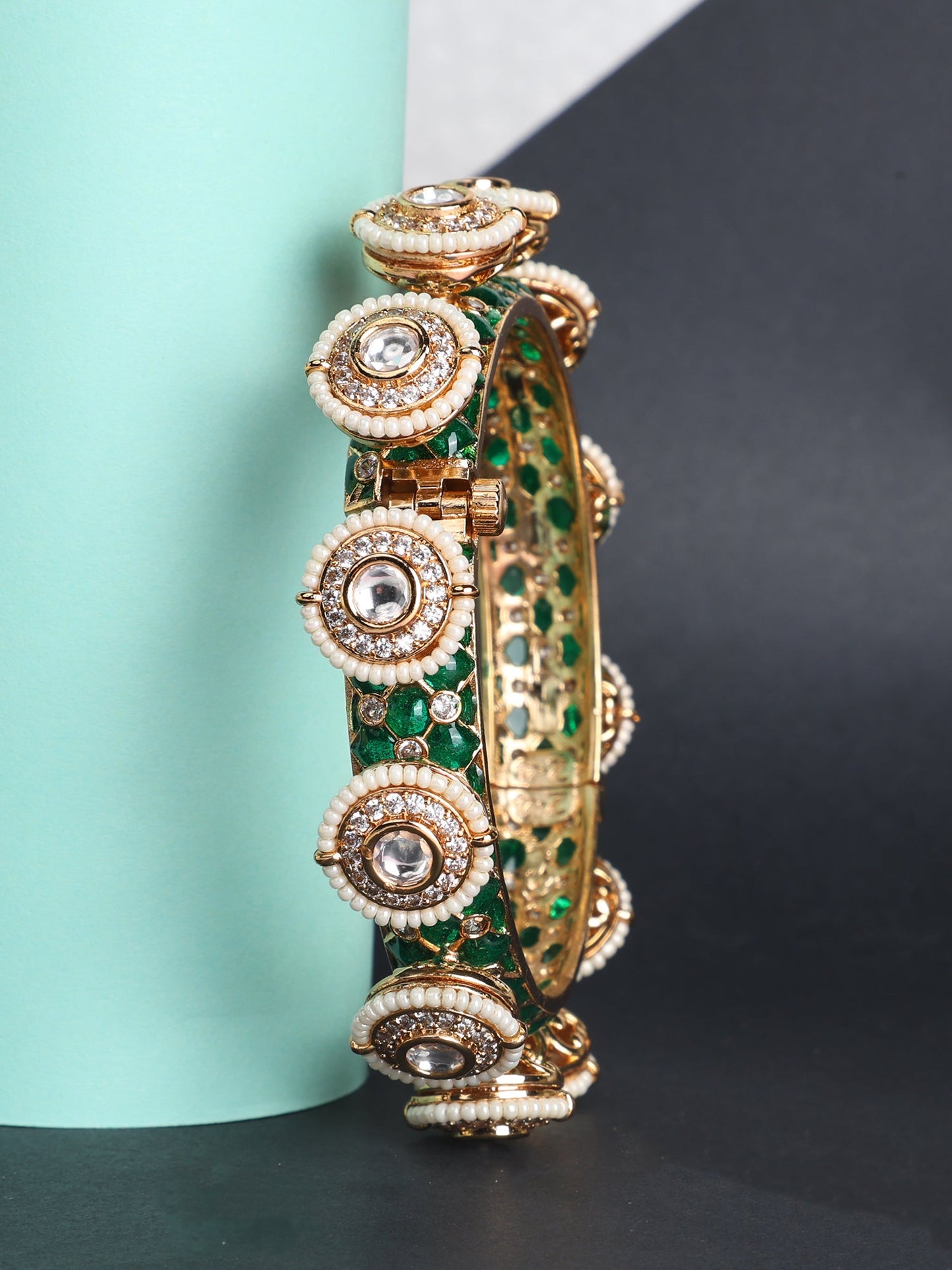 Emerald Studded Polki Kada